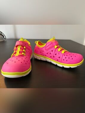 Stride Rite Pink Water Shoes Toddler Size 11